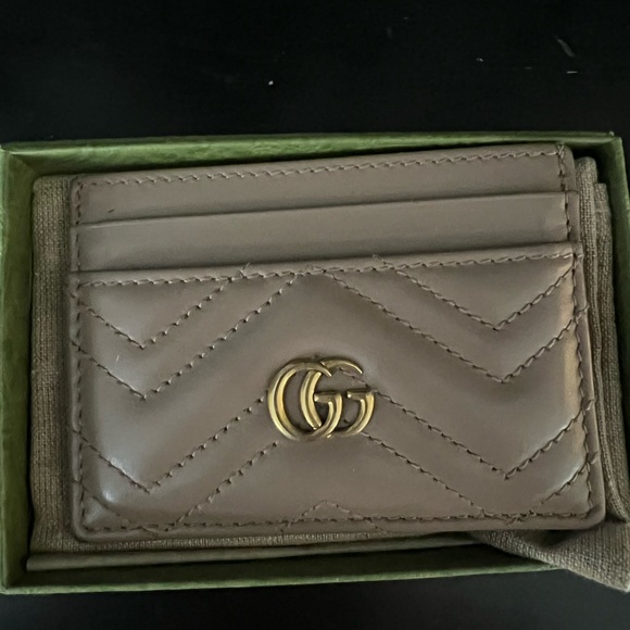 Gucci GG Marmont Card Case in Taupe - Picture 1 of 3